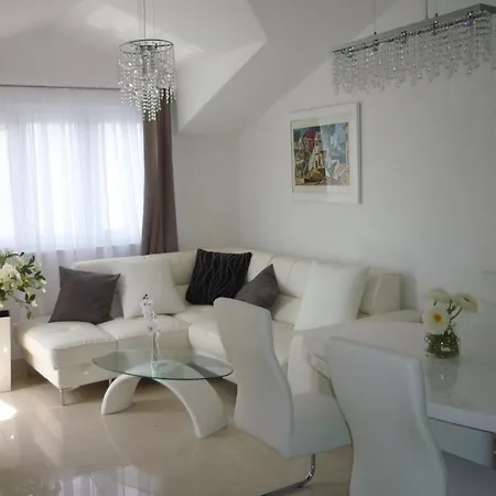 Nera Apartment *
